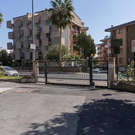 V.le Della Repubblica Bilocale Vicino Al Mare. * Pietra Ligure